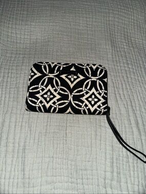 Vera Bradley Black & White Geometric Wristlet Clutch